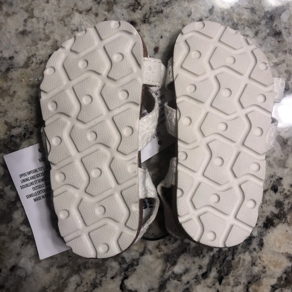 NWT - White Summer Sandal- Size 4 - Picture 3 of 4
